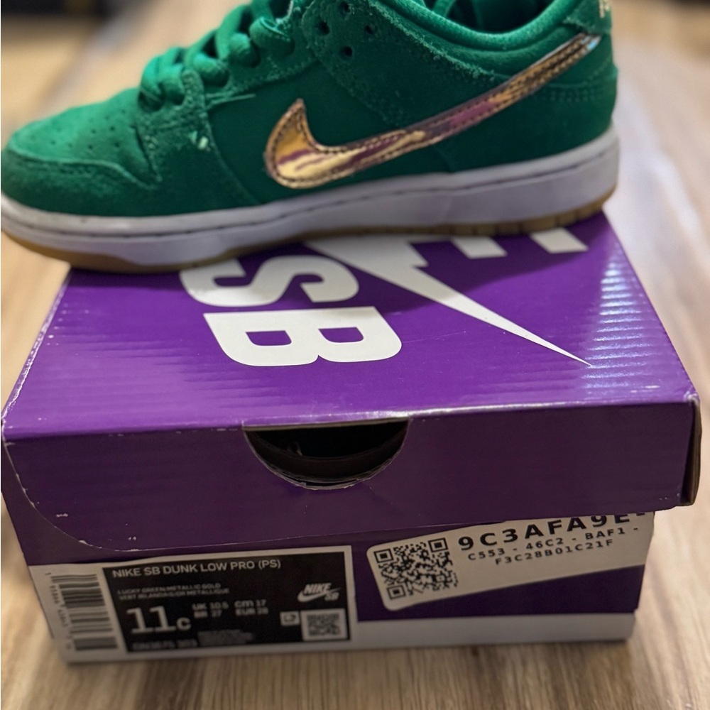 Nike Green Sneakers